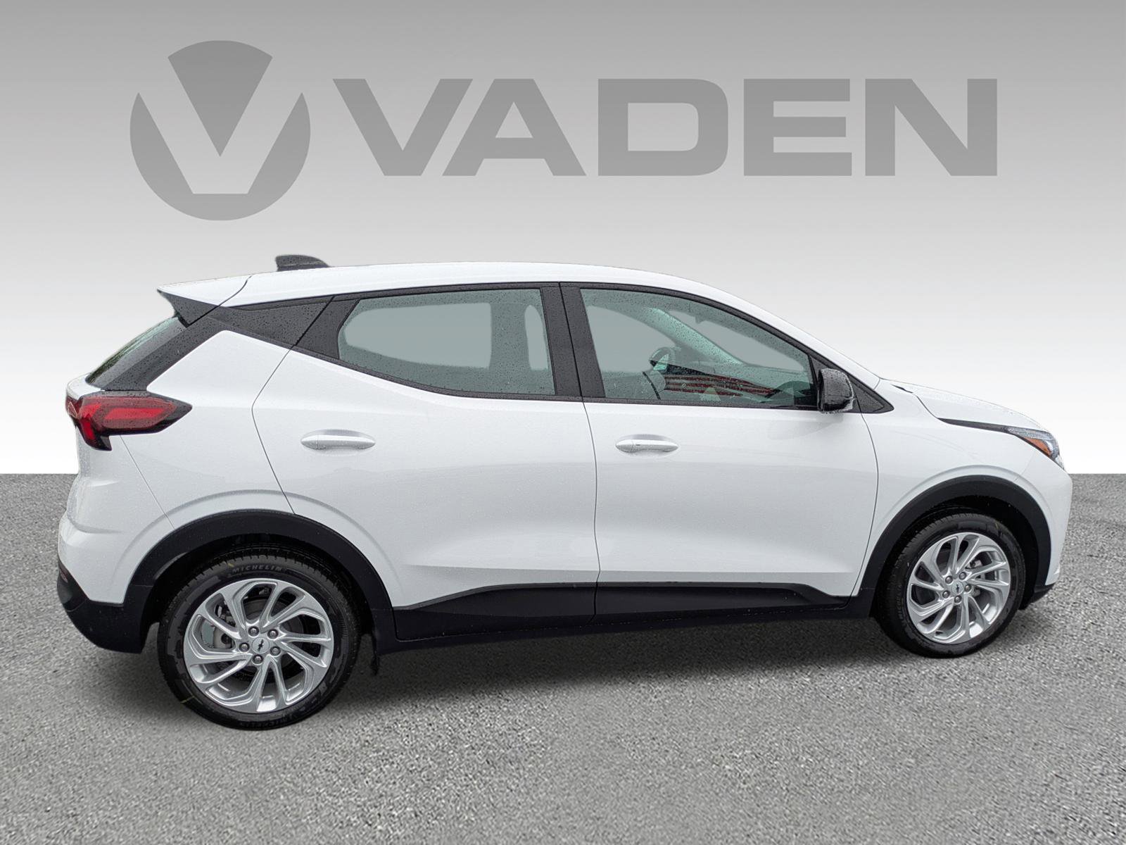 New 2027 Chevrolet Bolt LT w/ Comfort Package FWD image 24