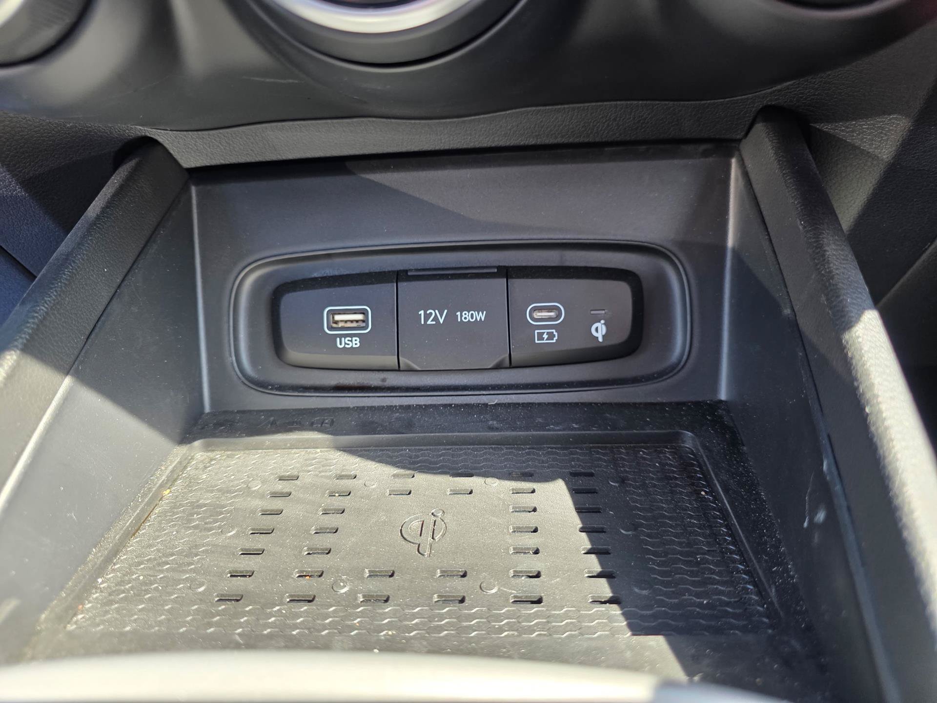 Used 2026 Hyundai Venue SEL FWD image 12