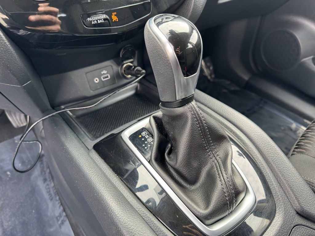 Used 2019 Nissan Rogue S image 26