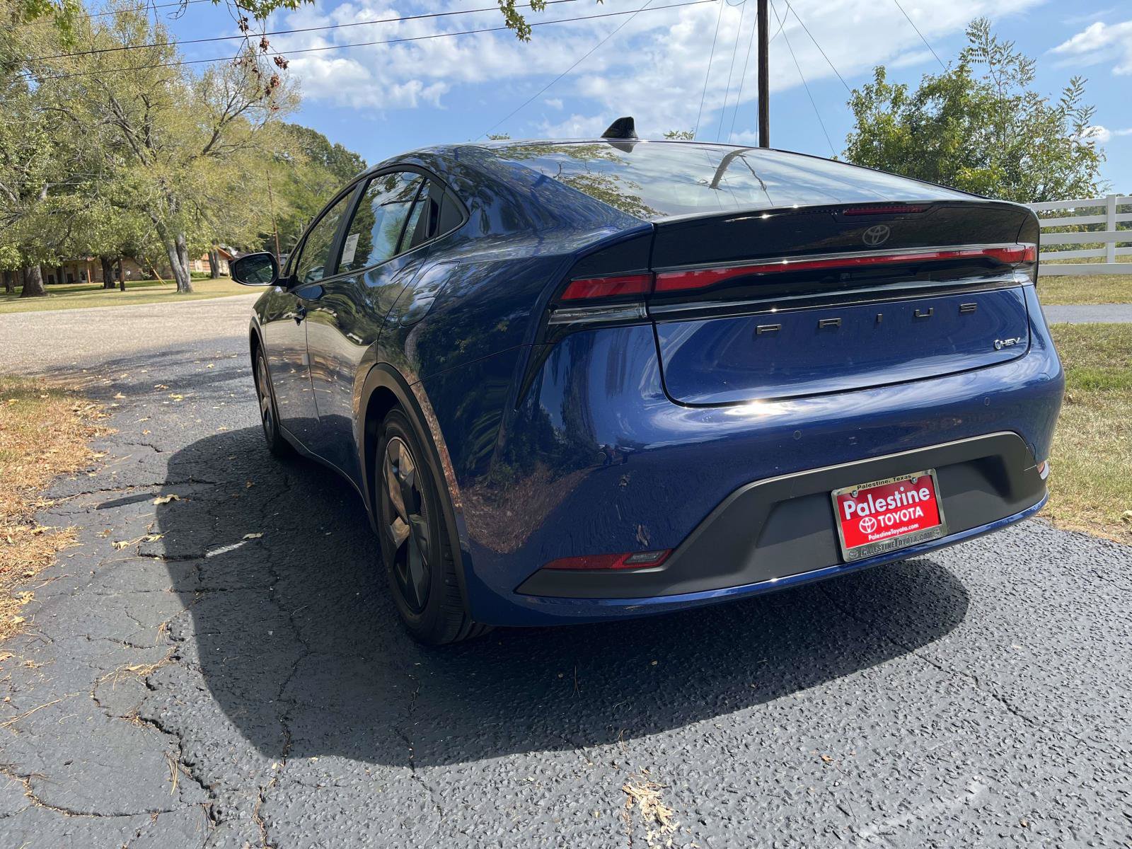 New 2027 Toyota Prius LE FWD image 4