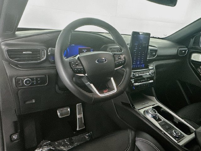 Used 2023 Ford Explorer ST w/ Equipment Group 401A AWD/4WD image 11