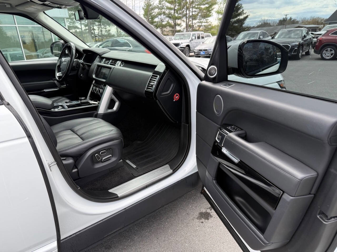 Used 2015 Land Rover Range Rover HSE AWD/4WD image 8