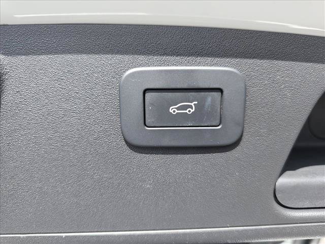 Certified 2024 Jaguar E-PACE R-Dynamic SE AWD/4WD image 13