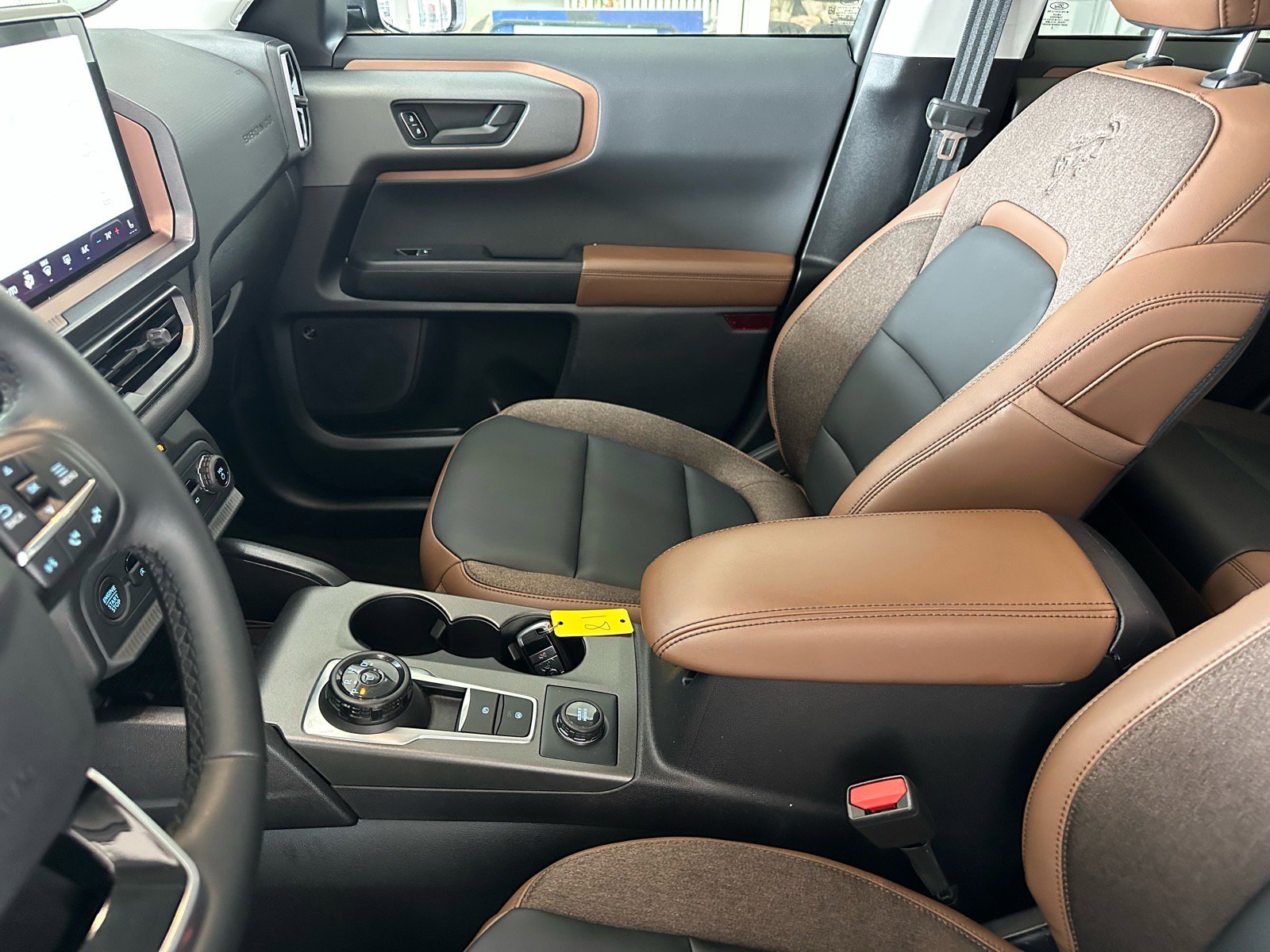 Certified 2025 Ford Bronco Sport Outer Banks w/ Outer Banks Tech Package+ AWD/4WD image 23
