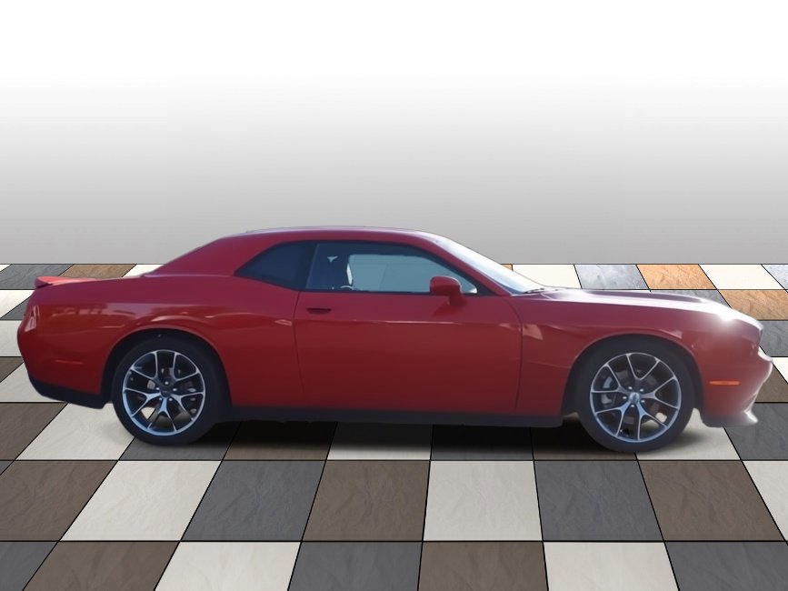 Used 2022 Dodge Challenger GT image 3