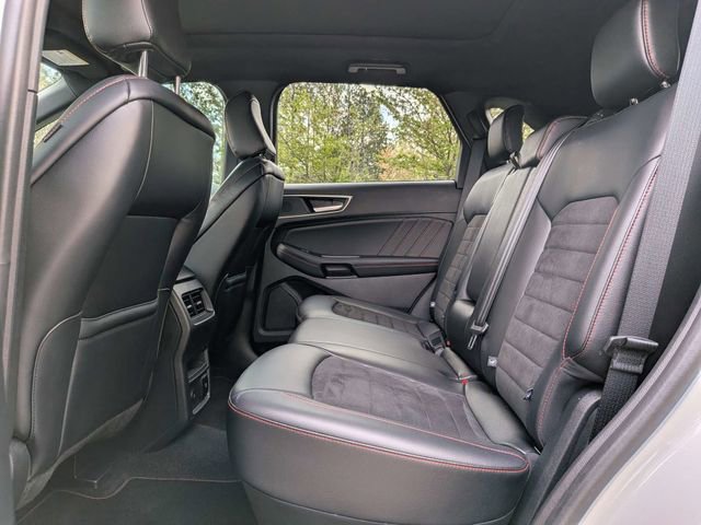 Used 2024 Ford Edge ST-Line image 13