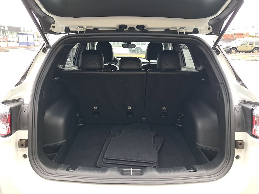 Used 2023 Jeep Compass Latitude image 20