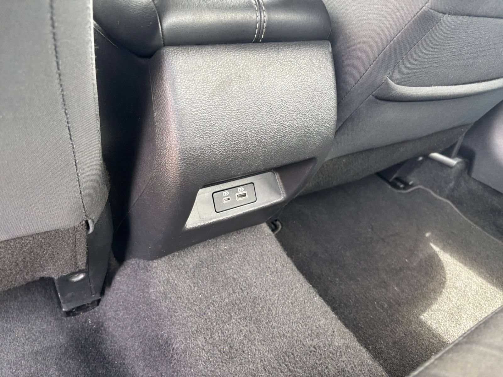 Used 2025 Nissan Altima 2.5 SV FWD image 24