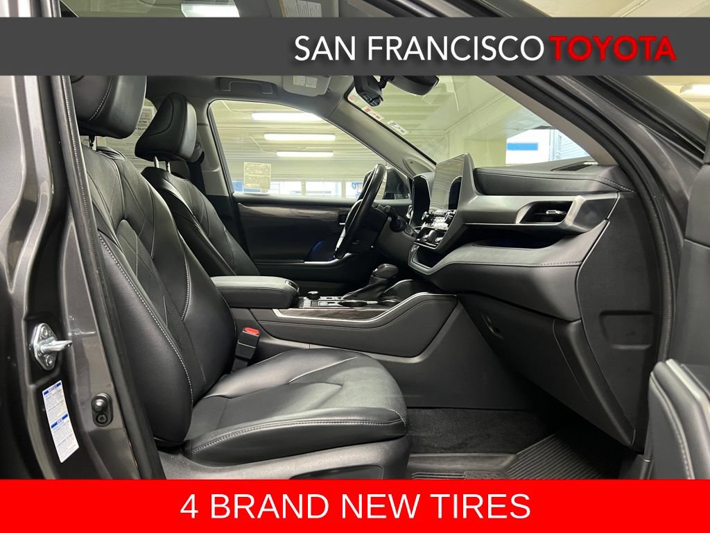 Used 2022 Toyota Highlander Platinum AWD/4WD image 21