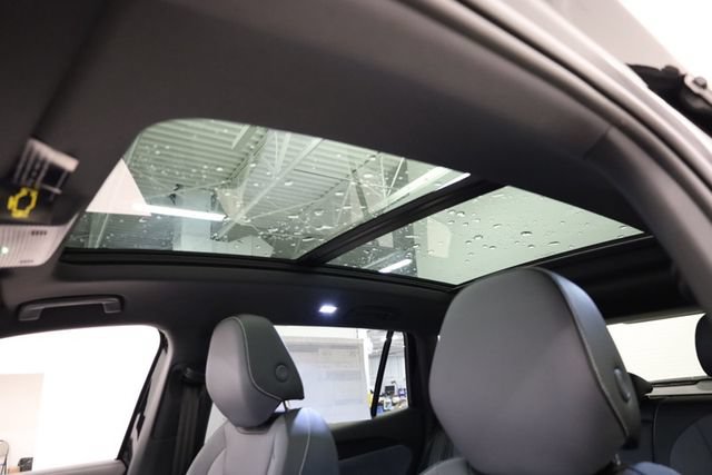 New 2026 Volkswagen Tiguan SE R-Line AWD/4WD image 30