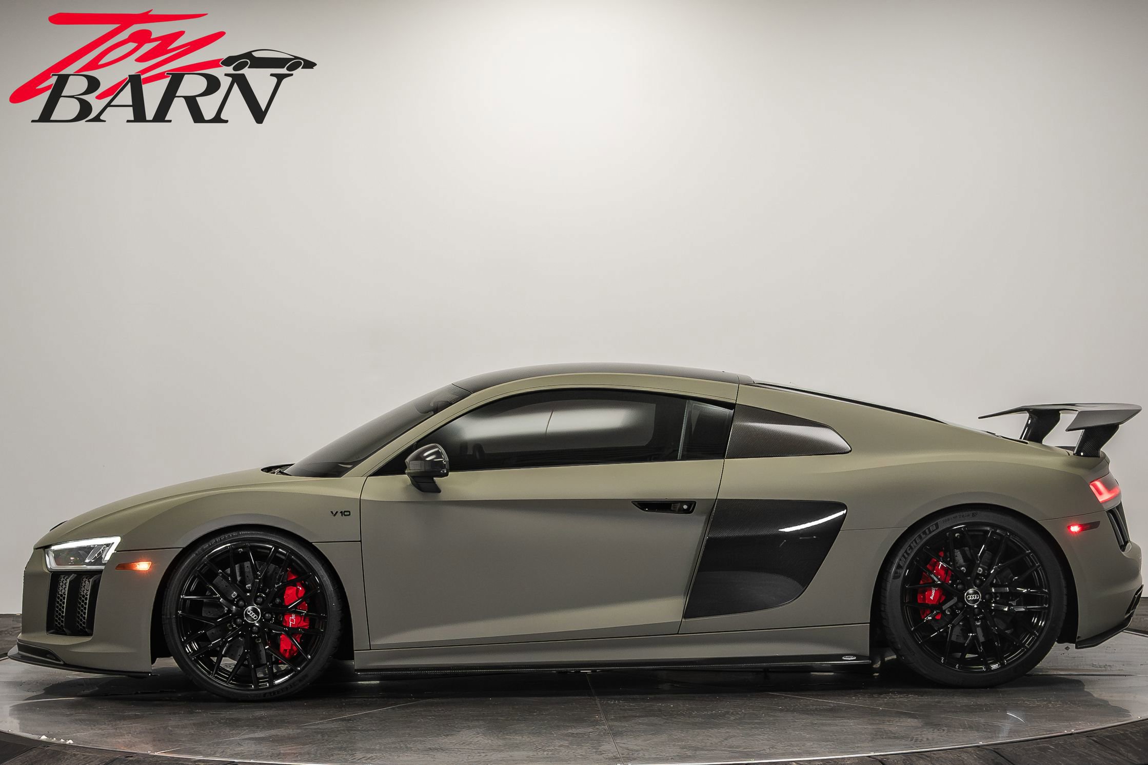 Used 2017 Audi R8 V10 plus image 2
