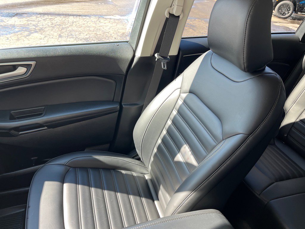 Used 2024 Ford Edge SEL w/ Convenience Package image 17