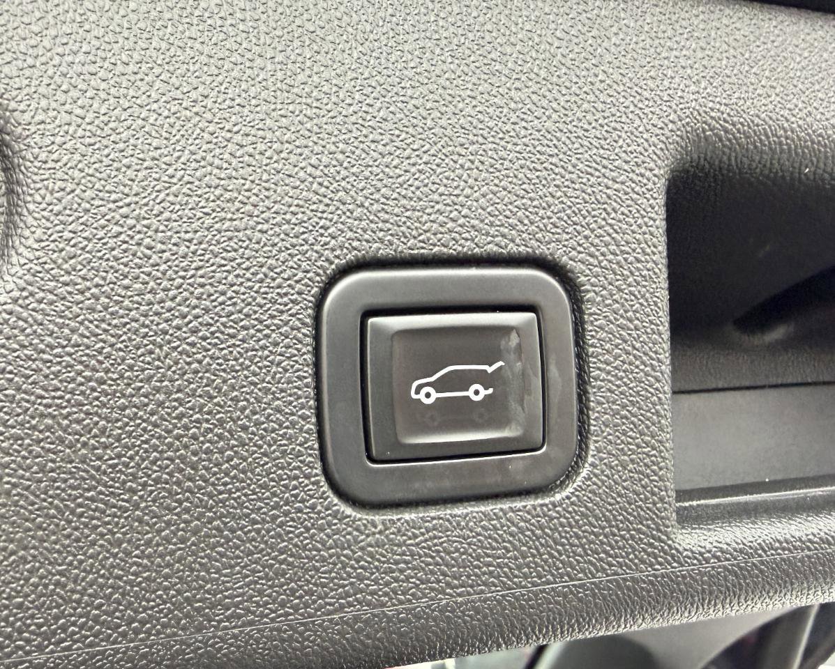 Used 2021 Chevrolet Equinox LT w/ Driver Convenience Package AWD/4WD image 52