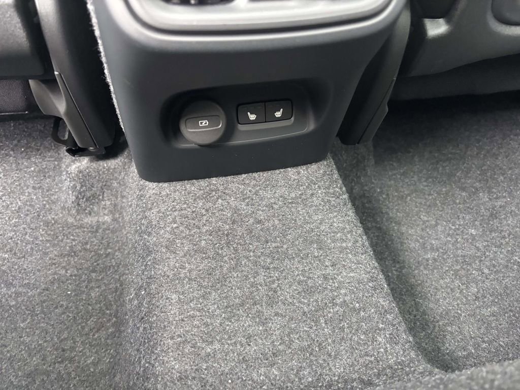 New 2026 Volvo XC40 B5 Plus w/ Protection Package Premier image 32