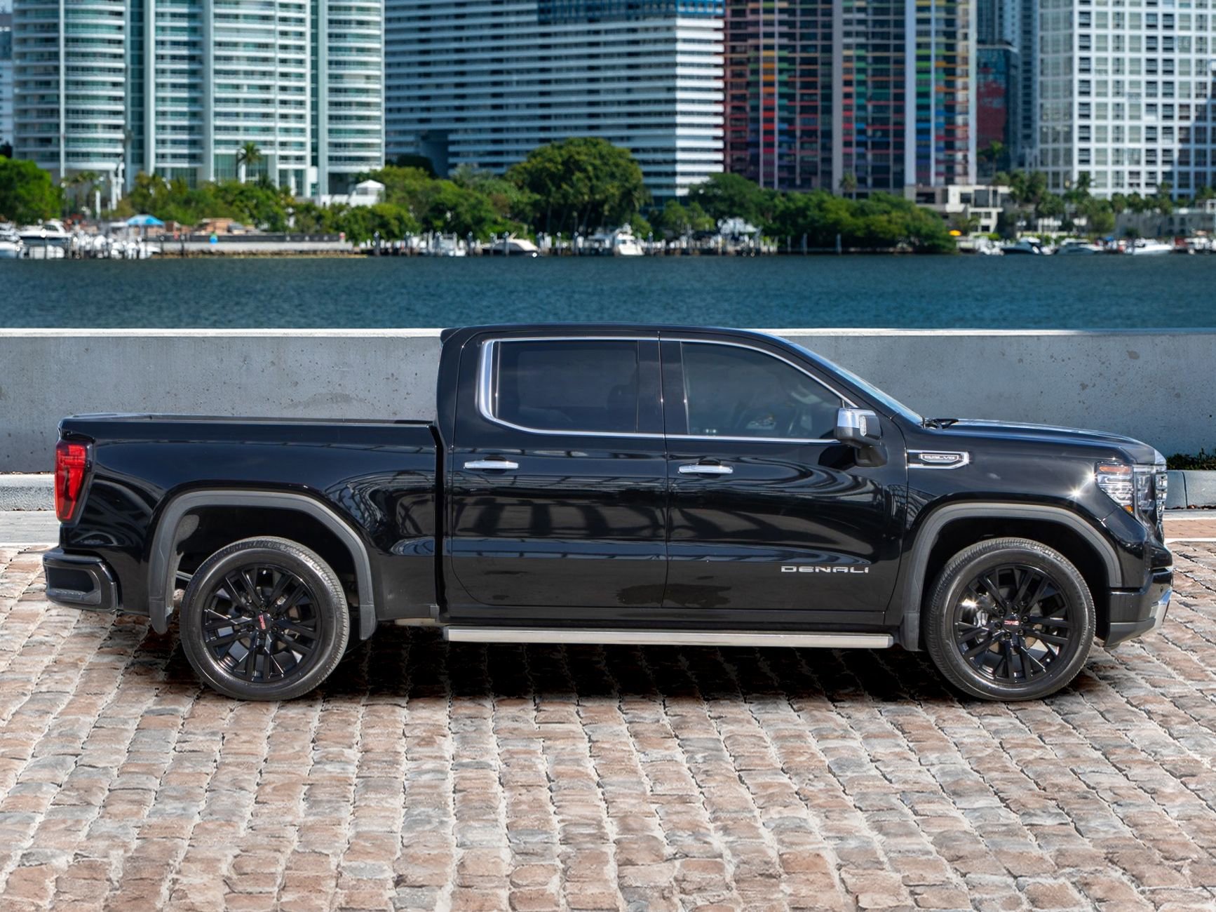 Used 2022 GMC Sierra 1500 Denali w/ Technology Package image 4
