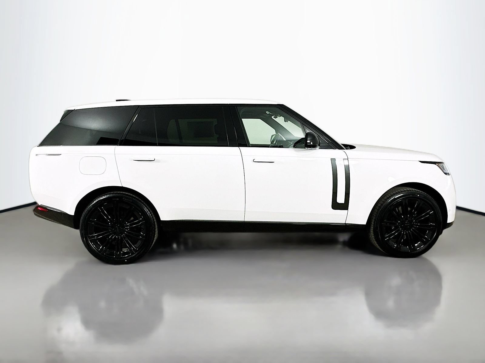 New 2026 Land Rover Range Rover Long Wheelbase SE AWD/4WD image 4