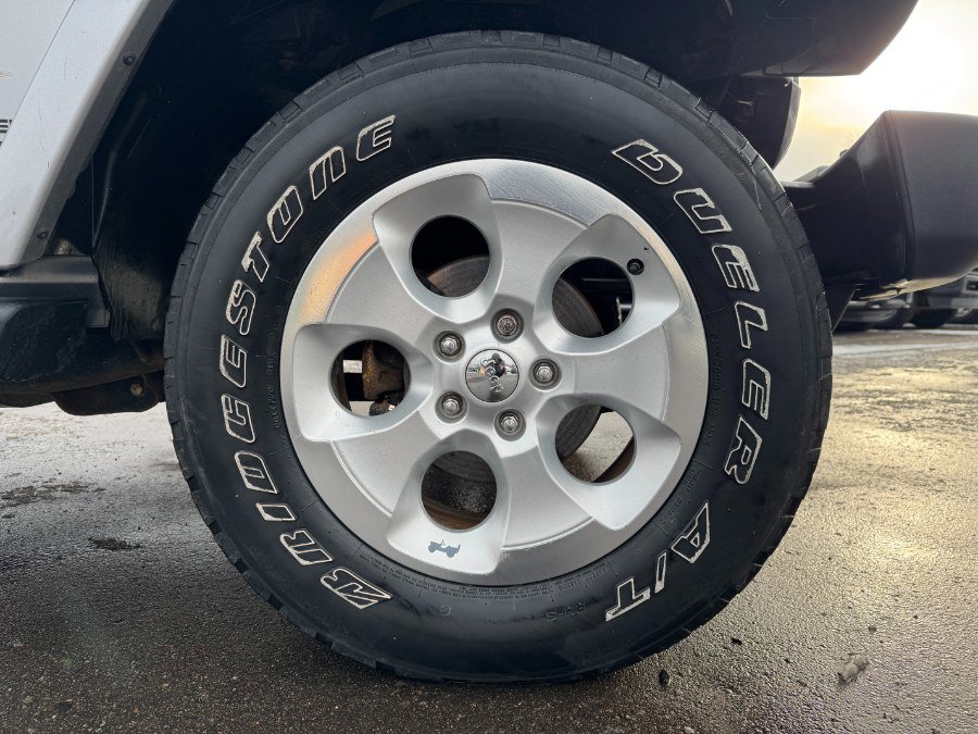 Used 2013 Jeep Wrangler Unlimited Sahara w/ Connectivity Group image 13