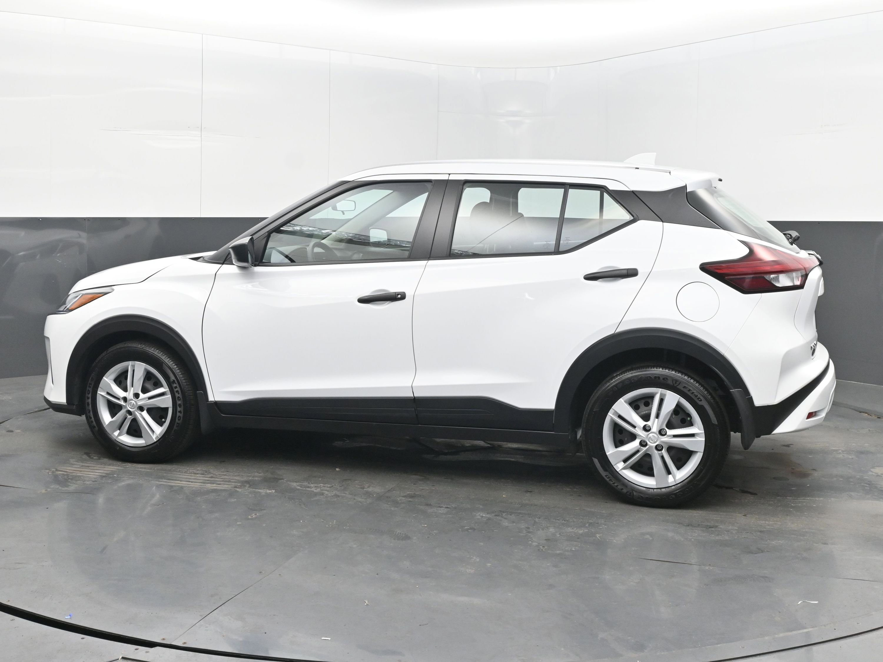 Certified 2025 Nissan Kicks Play S image 5