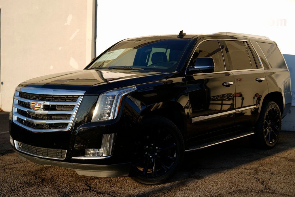 Used 2020 Cadillac Escalade Luxury AWD/4WD image 2