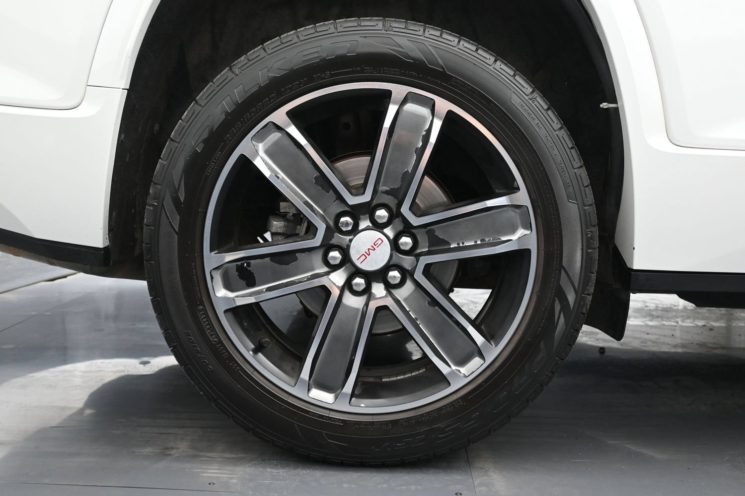 Used 2017 GMC Acadia Denali w/ Technology Package FWD image 18