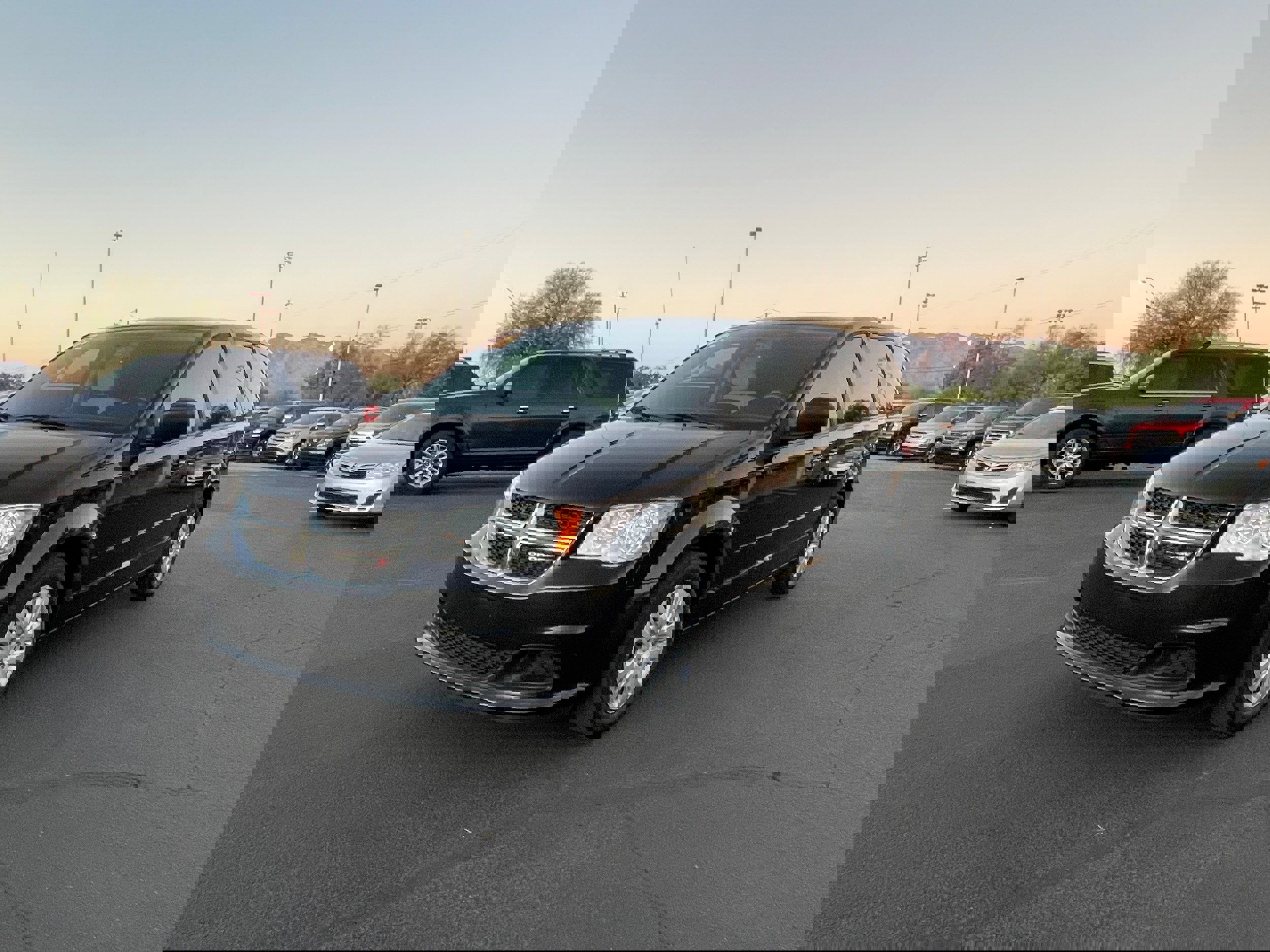 Used 2015 Dodge Grand Caravan SE w/ Quick Order Package 29E SE image 1