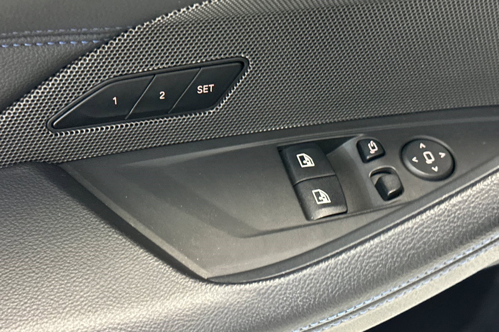 Used 2023 BMW M440i M440i w/ M Carbon Exterior Package image 13