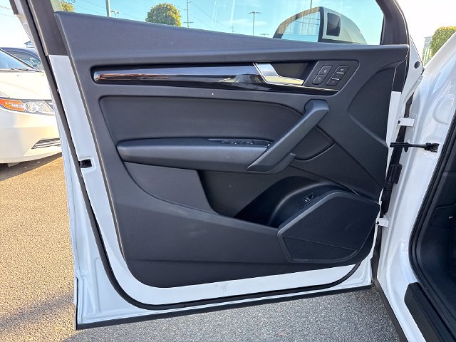 Used 2019 Audi Q5 2.0T Premium w/ Convenience Package AWD/4WD image 16