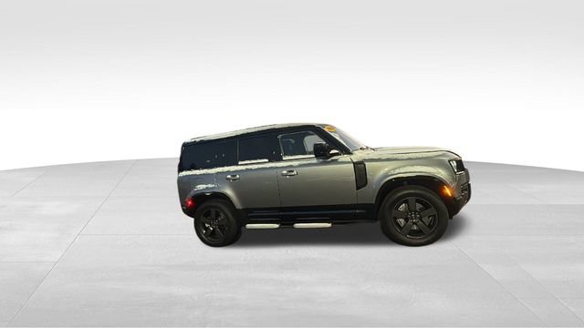 Used 2022 Land Rover Defender 110 X-Dynamic SE image 30
