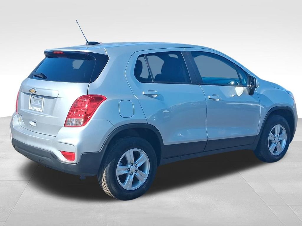Used 2020 Chevrolet Trax LS w/ Tint and Cruise Package image 8