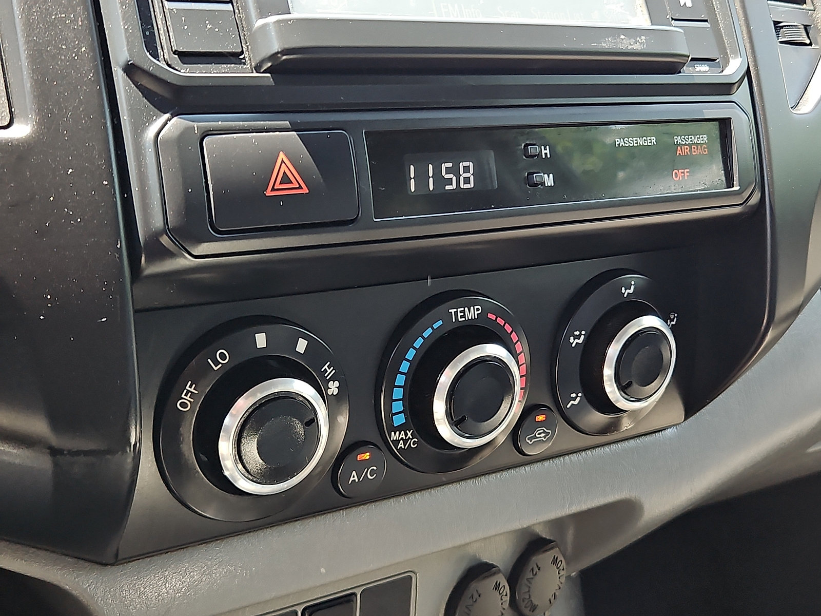 Used 2014 Toyota Tacoma PreRunner w/ Convenience Package RWD image 15
