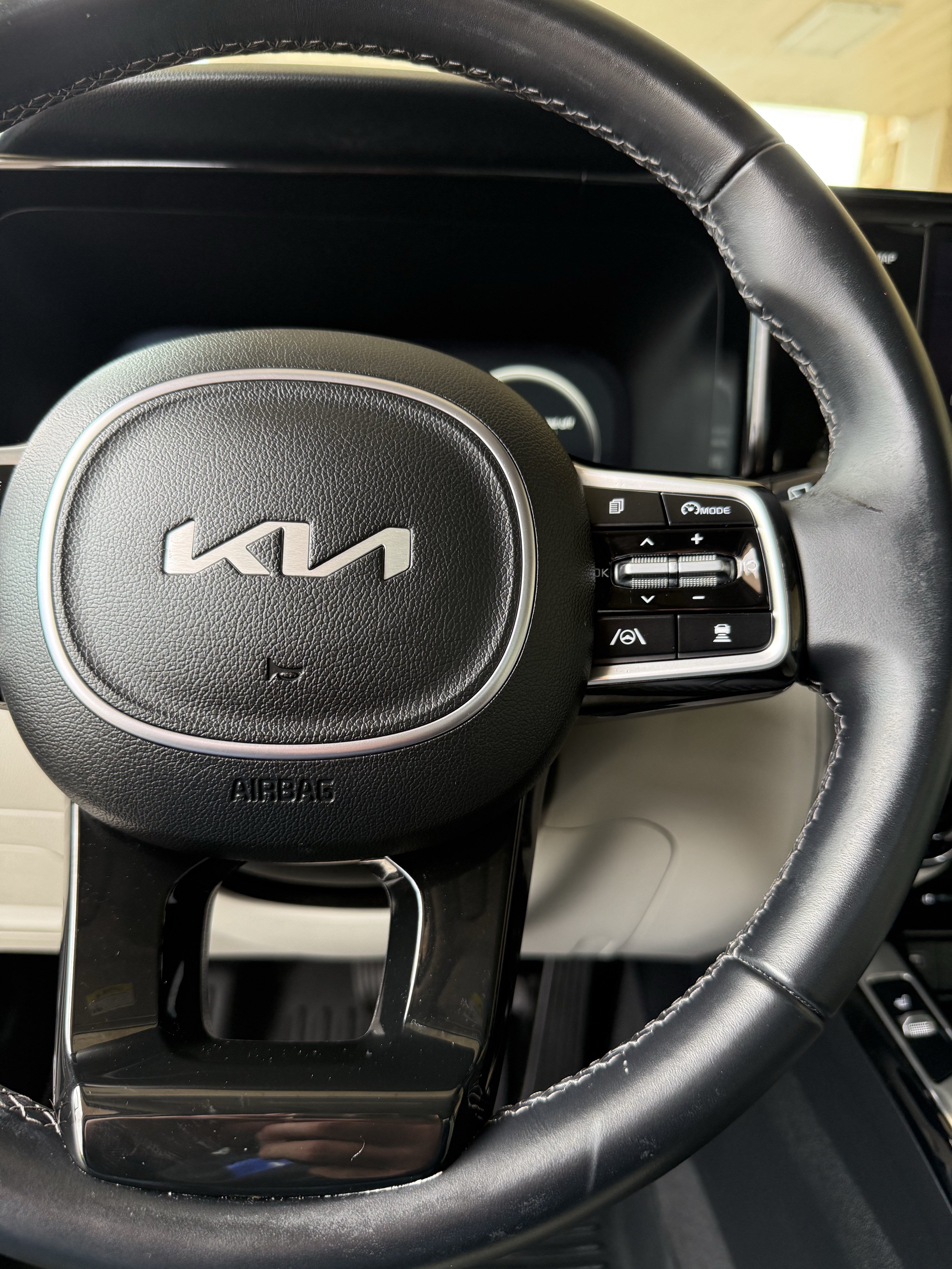 Used 2023 Kia Sorento SX AWD/4WD image 28