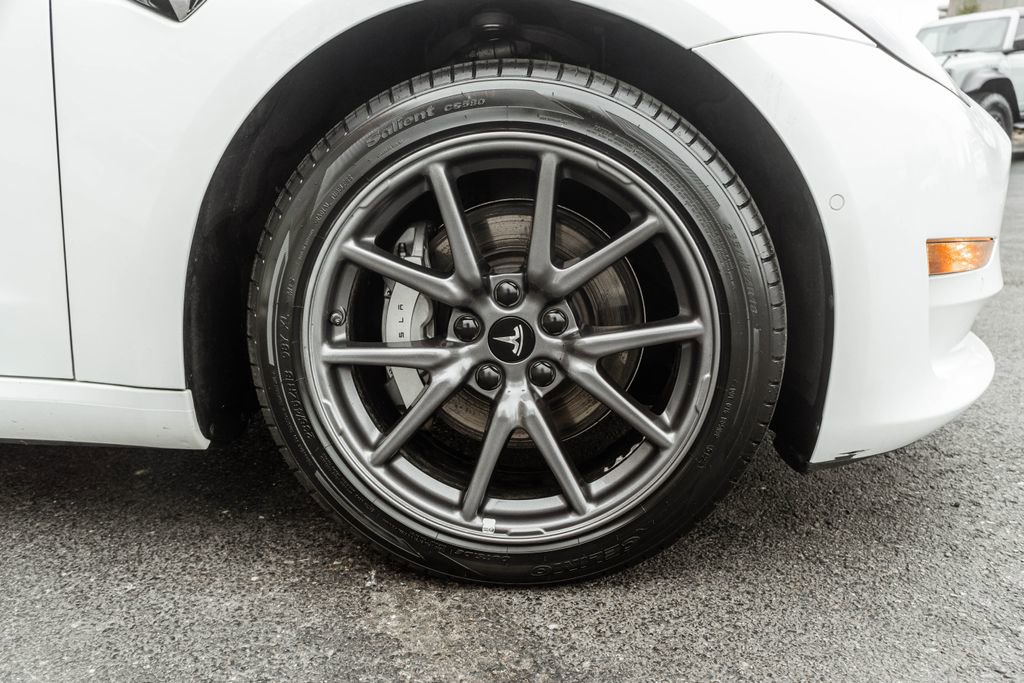 Used 2018 Tesla Model 3 Long Range image 4