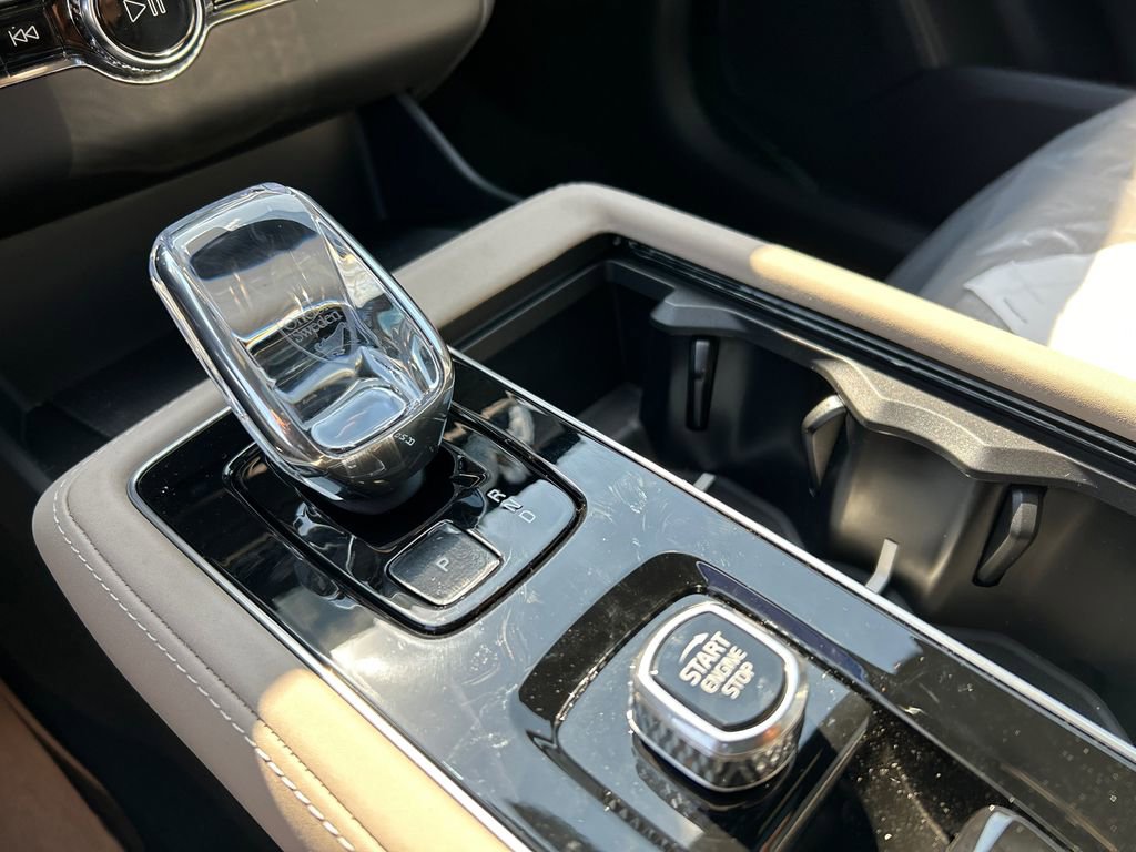 New 2026 Volvo XC90 T8 Ultra w/ Protection Package Premier AWD/4WD image 19