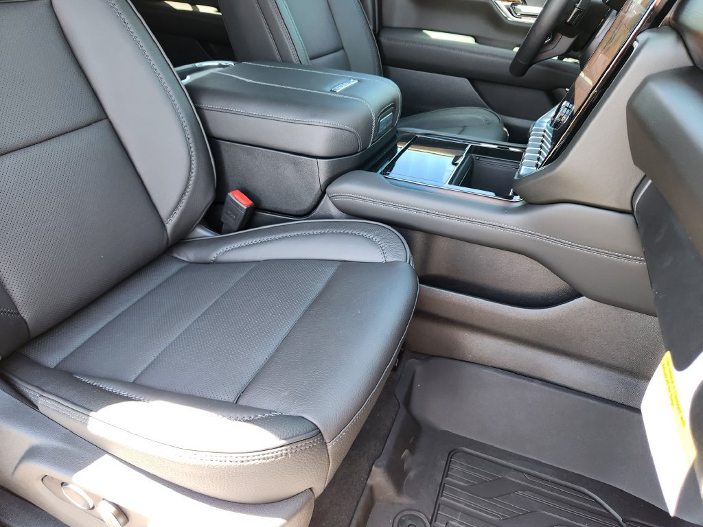 New 2026 GMC Yukon XL Denali w/ Denali Reserve Package AWD/4WD image 14