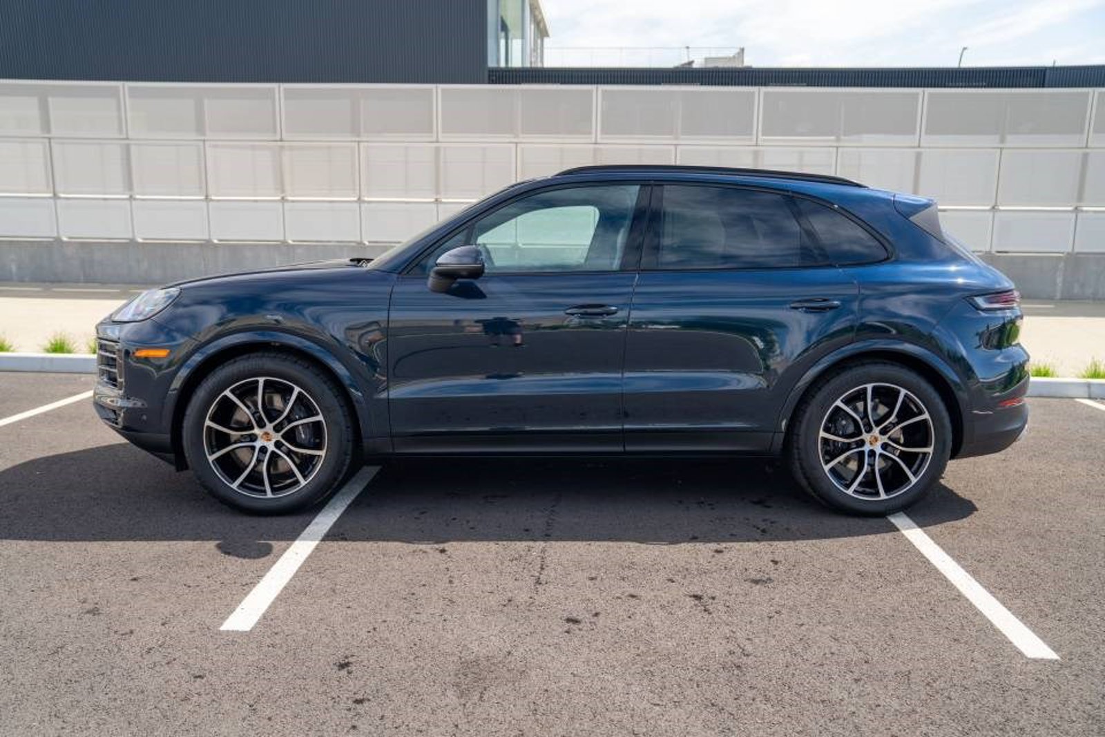 New 2026 Porsche Cayenne AWD/4WD video 2