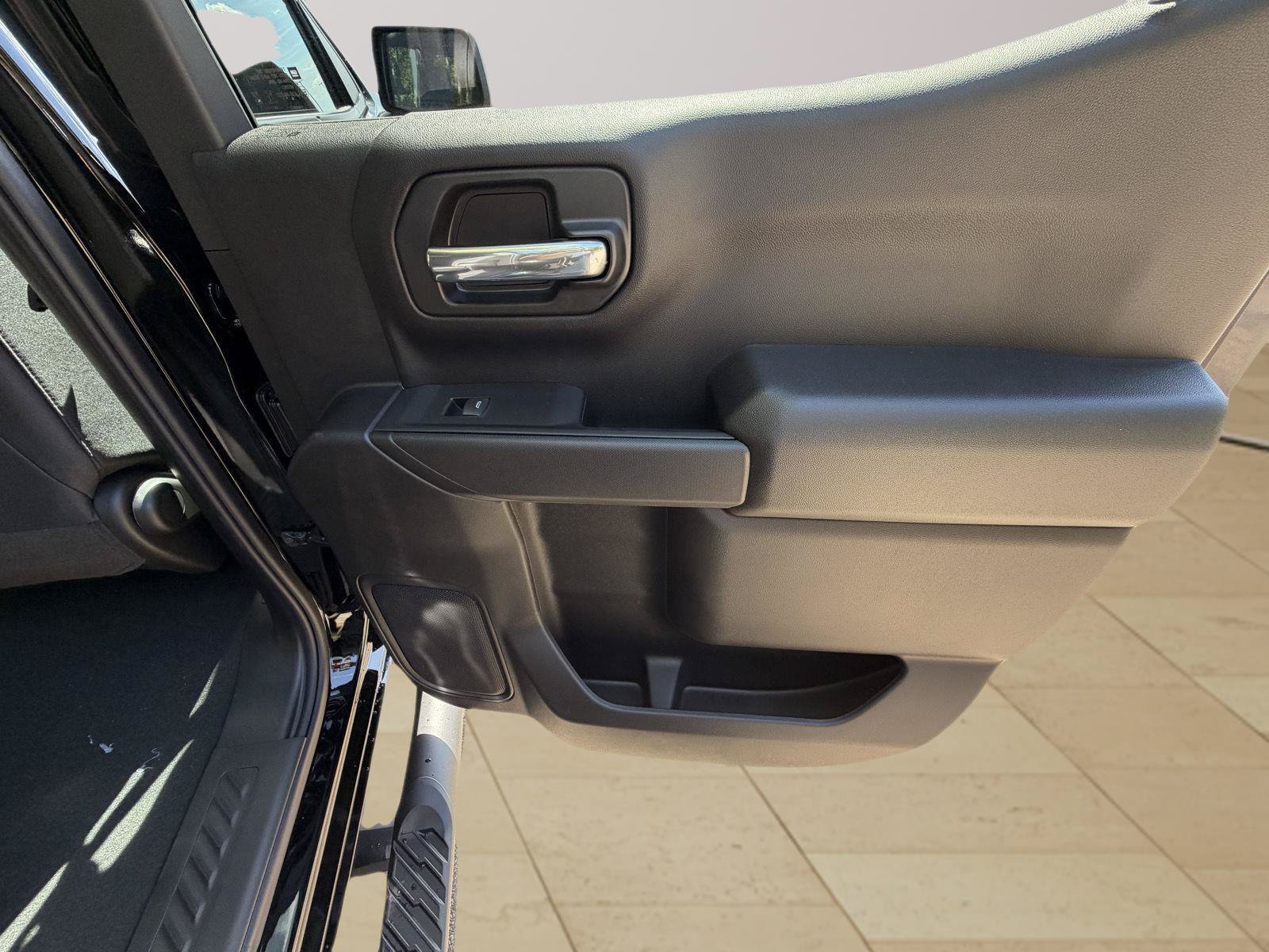 New 2026 Chevrolet Silverado 1500 Custom w/ LPO, Dark Essentials Package AWD/4WD image 21