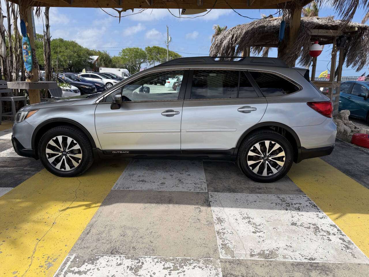 Used 2016 Subaru Outback 2.5i Limited AWD/4WD image 9
