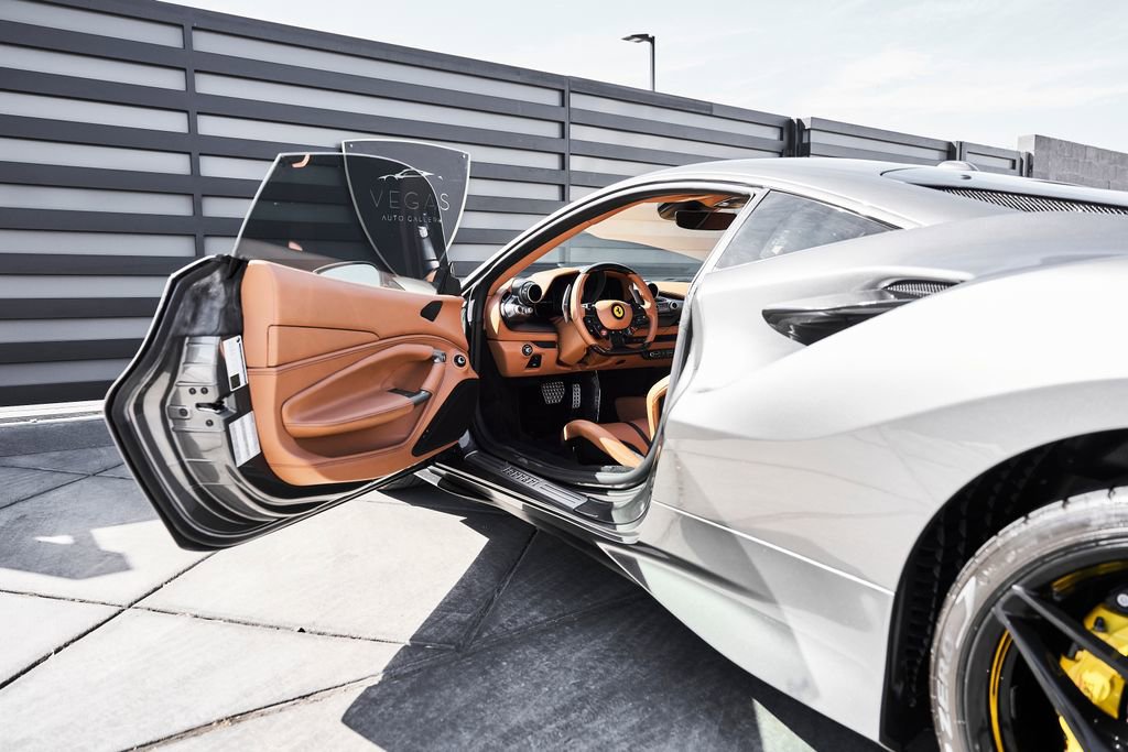 Used 2020 Ferrari F8 Tributo image 37