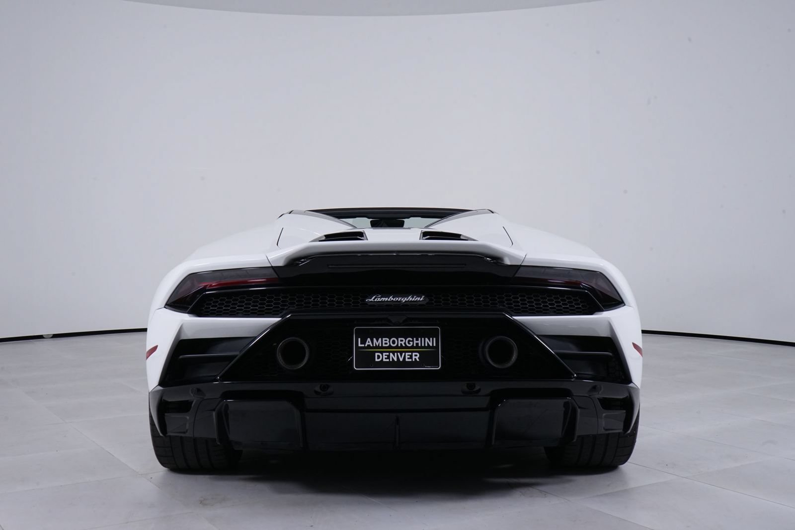 Used 2020 Lamborghini Huracan EVO RWD image 6