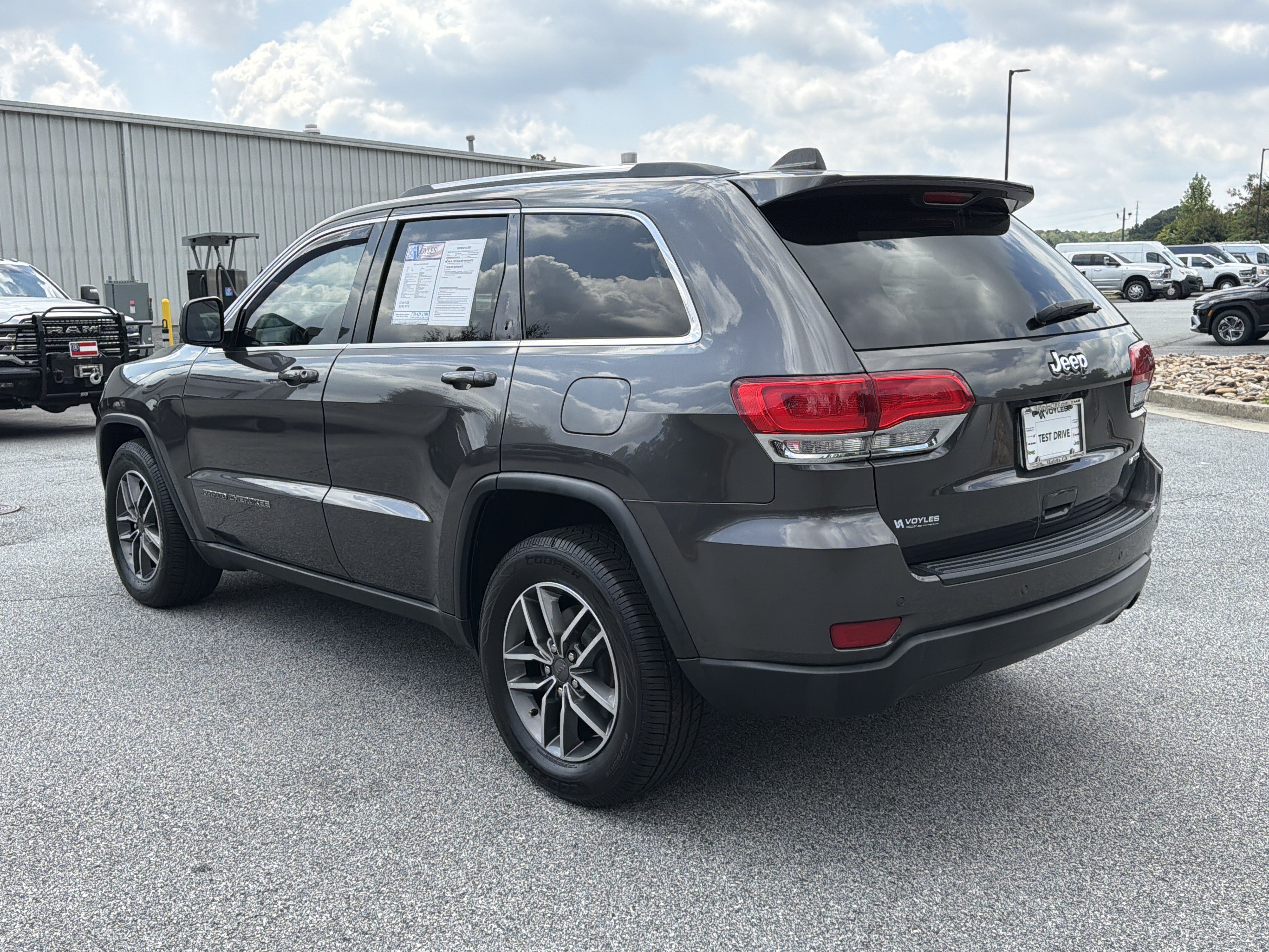 Used 2019 Jeep Grand Cherokee Laredo w/ Laredo X Package RWD image 6