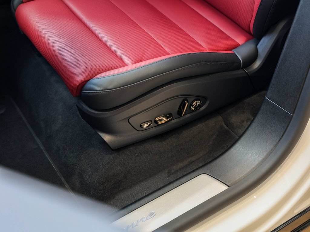 New 2026 Porsche Cayenne Electric AWD/4WD image 15