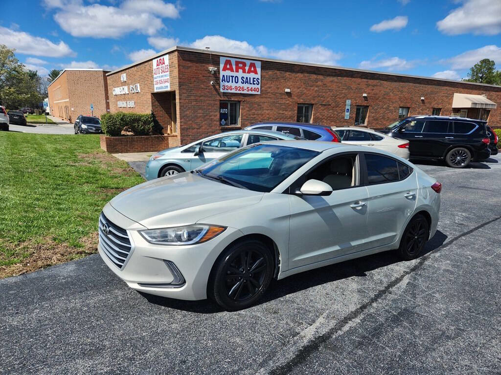 Used 2017 Hyundai Elantra SE w/ SE A/T Tech Package 03 FWD image 1