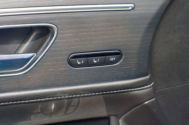 Used 2025 INFINITI QX80 Sensory AWD/4WD image 45