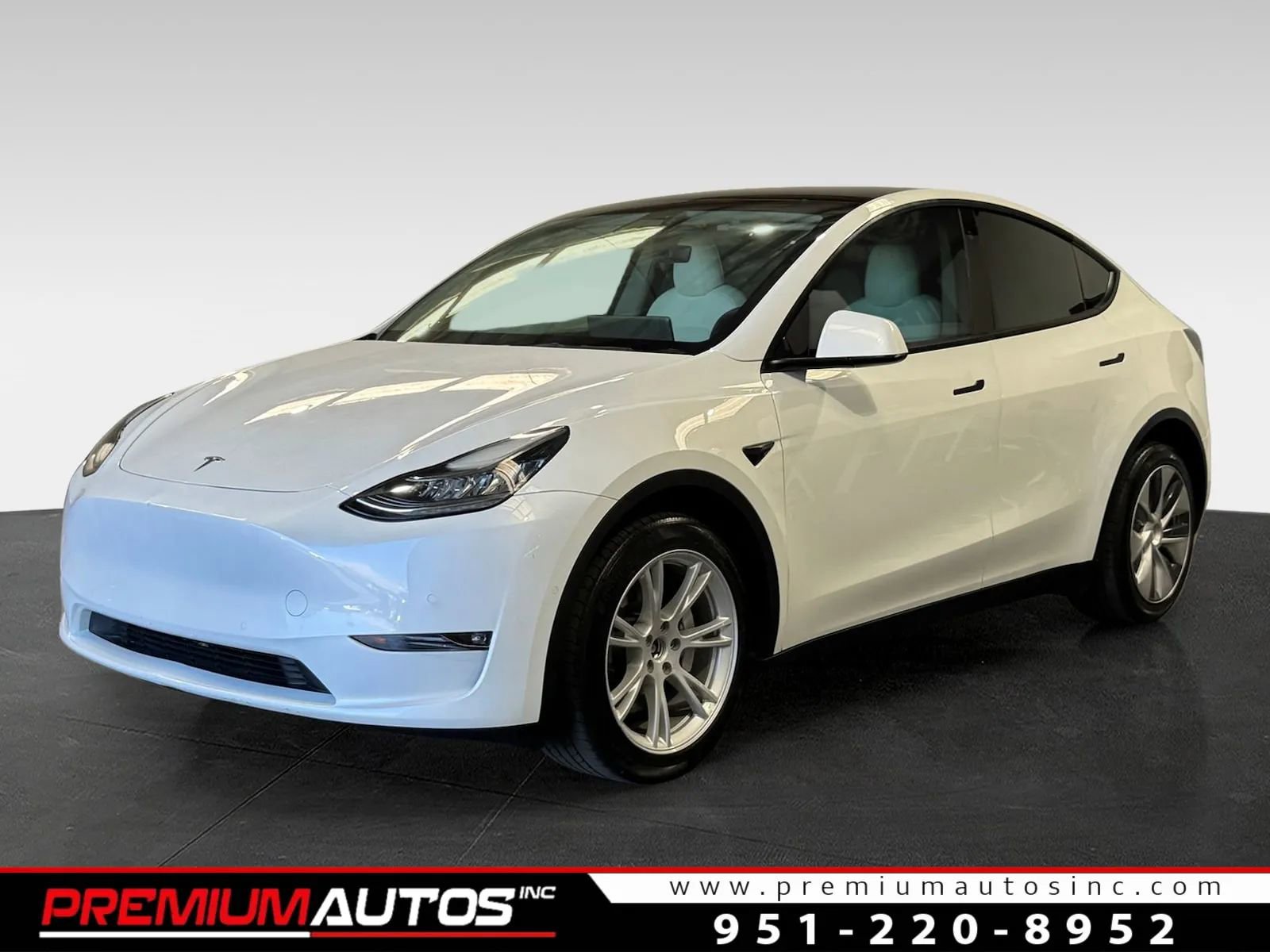 Used 2022 Tesla Model Y Long Range image 1