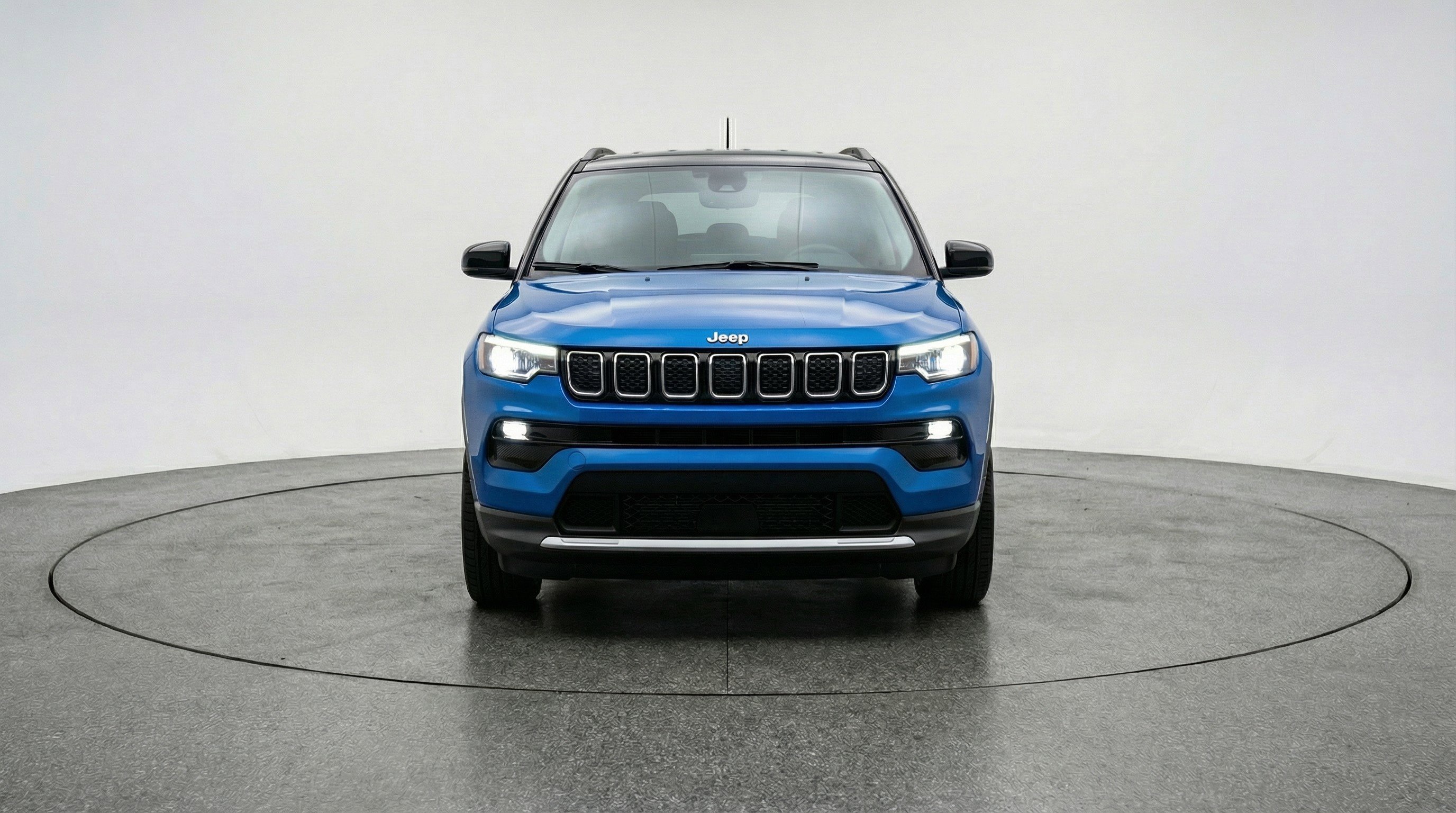Used 2025 Jeep Compass Limited image 2