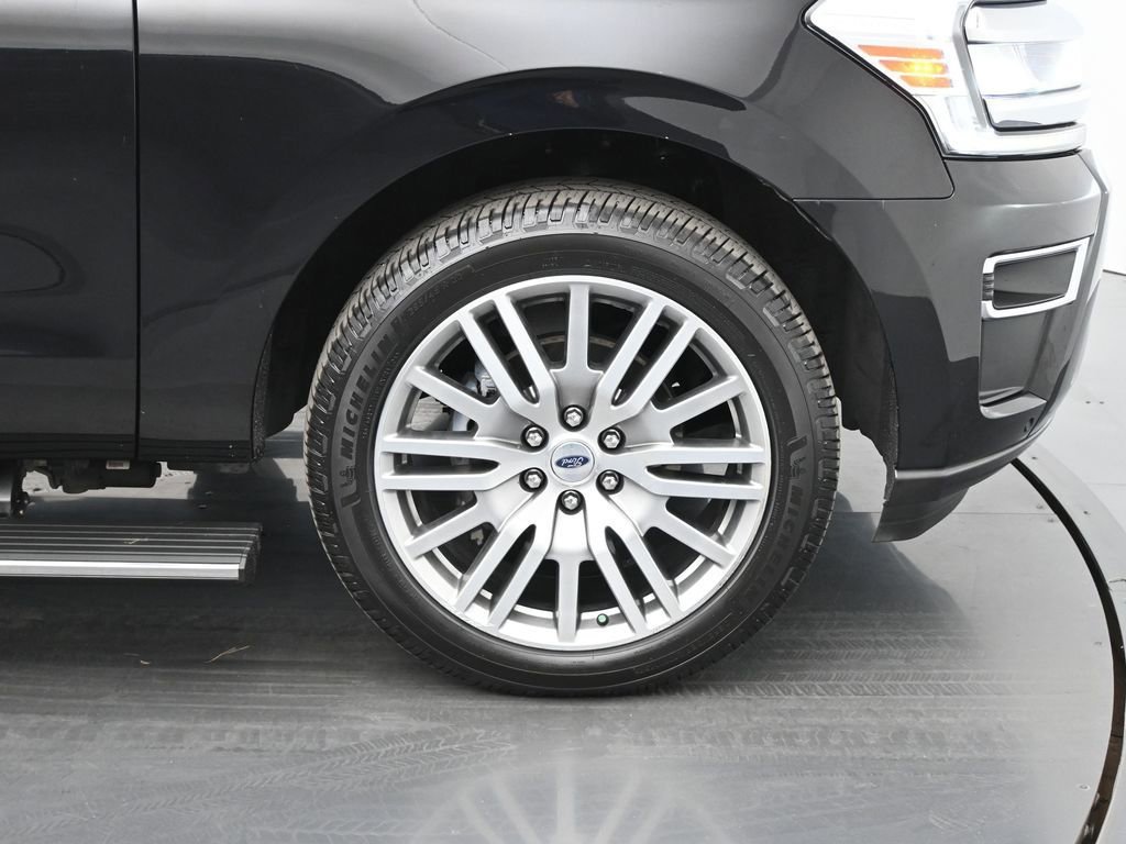 Used 2024 Ford Expedition Limited image 27