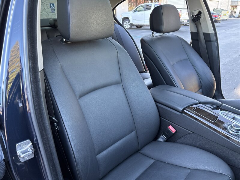 Used 2011 BMW 535i Sedan RWD image 38