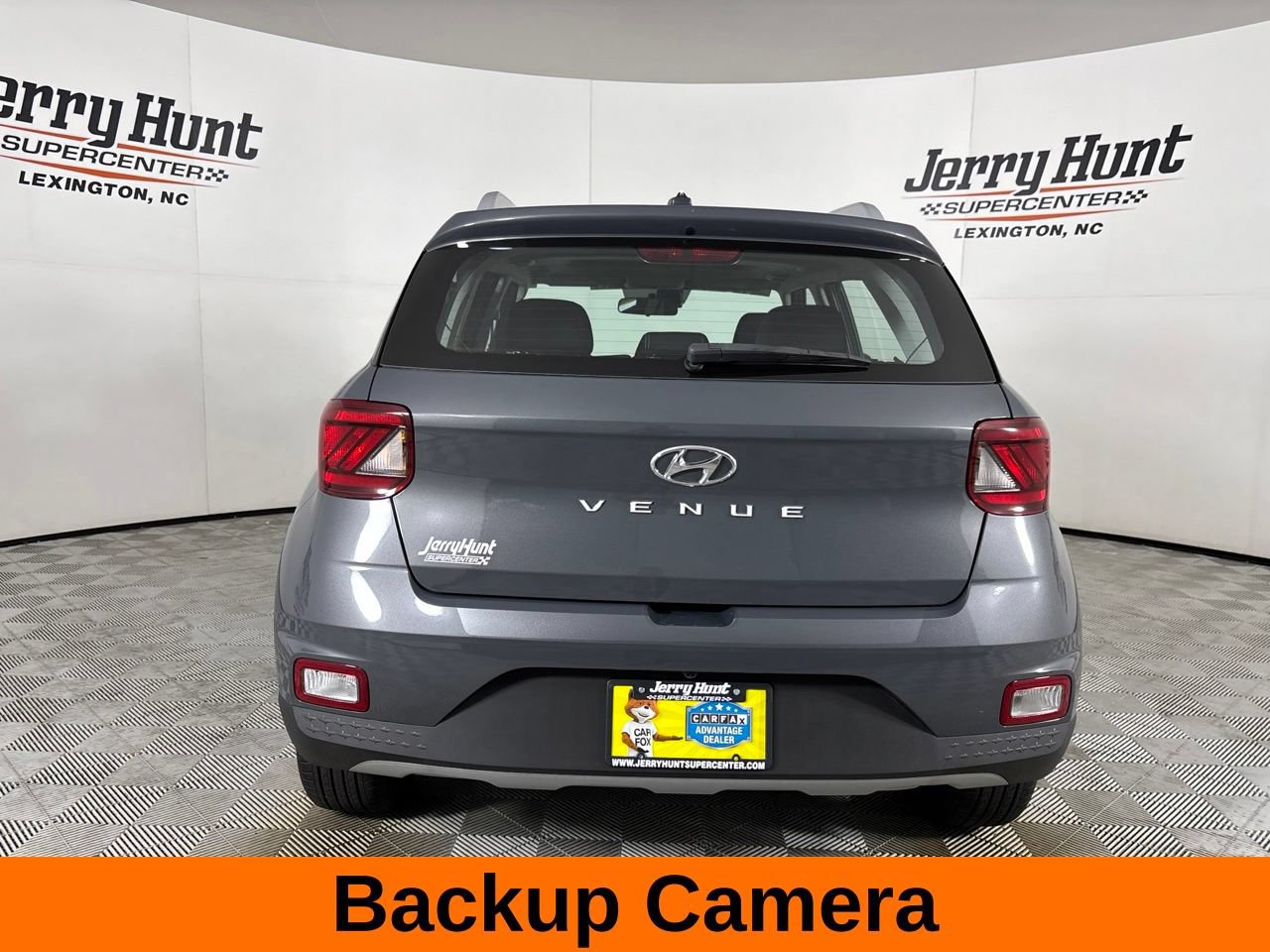 Used 2025 Hyundai Venue SEL FWD image 7