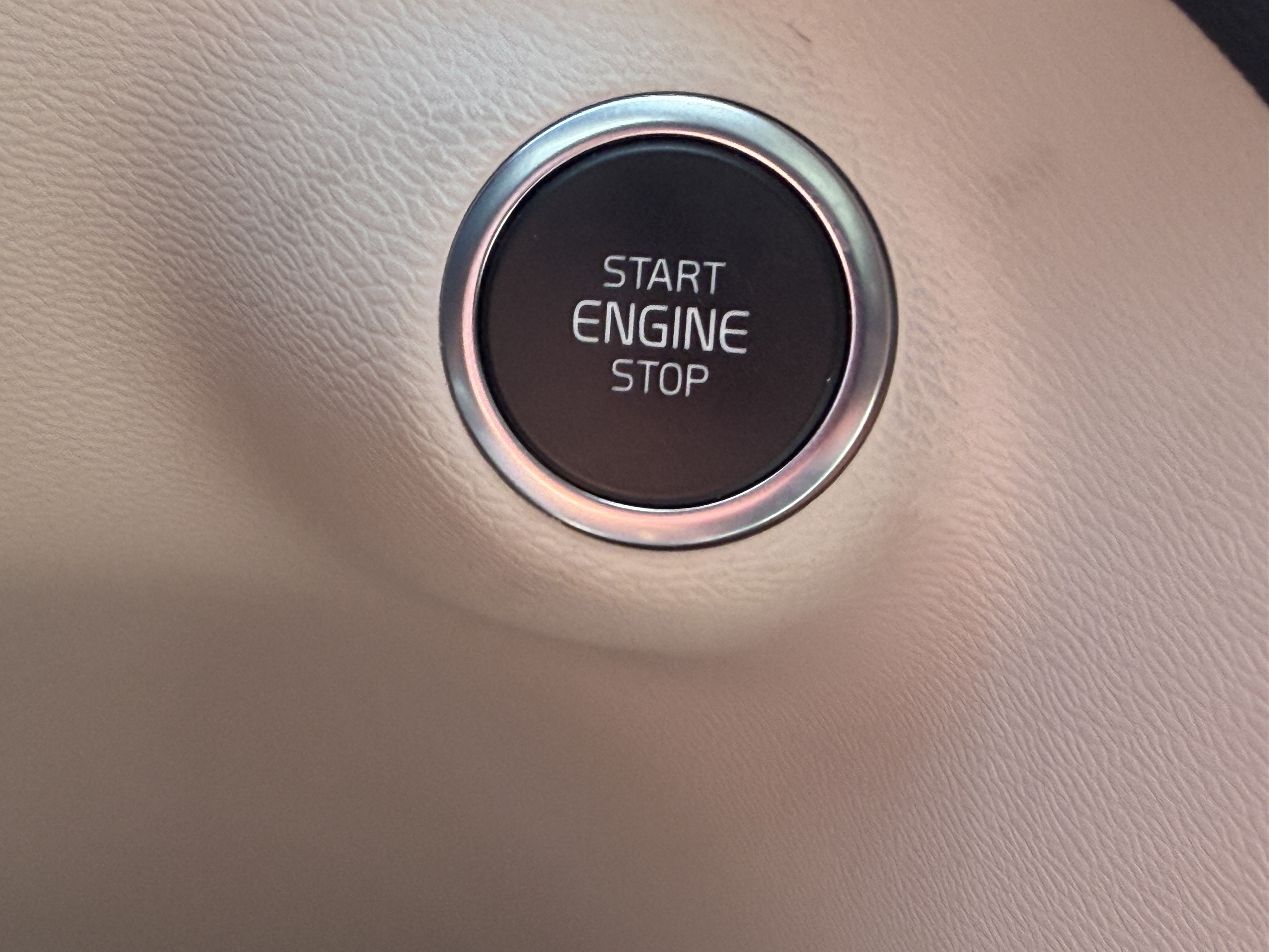 Certified 2023 Volvo XC40 B5 Ultimate w/ Protection Package Premier AWD/4WD image 26