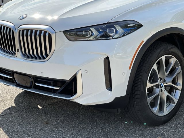 Used 2026 BMW X5 xDrive40i w/ Premium Package AWD/4WD image 12